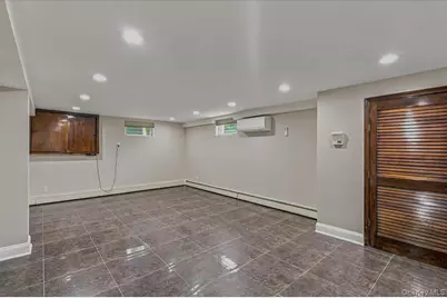 34 Duke Drive, Manhasset Hills, NY 11040 - Photo 18