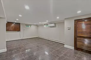 34 Duke Dr, Manhasset Hills, NY 11040 - Photo 18