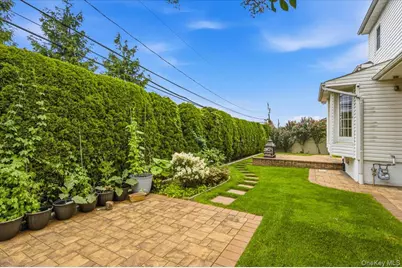 34 Duke Drive, Manhasset Hills, NY 11040 - Photo 36