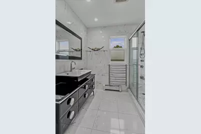 34 Duke Drive, Manhasset Hills, NY 11040 - Photo 32