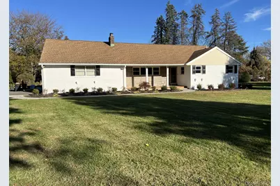6 Oakridge Drive, Cold Spring Harbor, NY 11743 - Photo 2