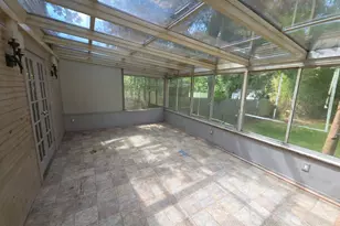 34 Thorburn Ave, Patchogue, NY 11772 - Photo 10