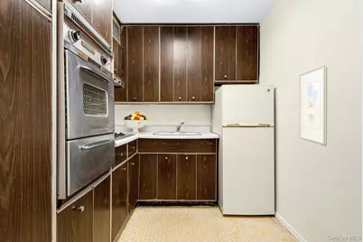 111-20 73rd Avenue #10J, Forest Hills, NY 11375 - Photo 8
