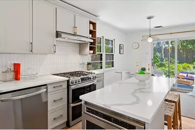 12 Livingston Avenue, Dobbs Ferry, NY 10522 - Photo 6