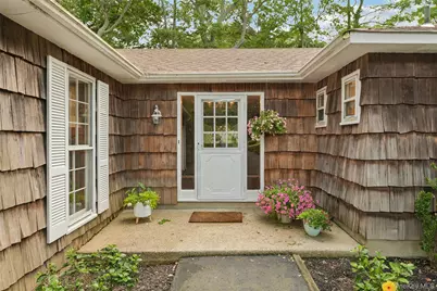 14 Mont Avenue, Dix Hills, NY 11746 - Photo 6