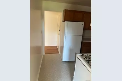 99 N Middletown Road #E, Pearl River, NY 10965 - Photo 2