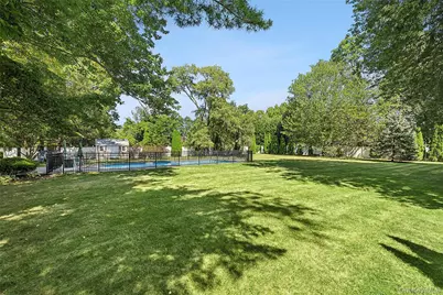 54 Dix Woods Drive, Melville, NY 11747 - Photo 20