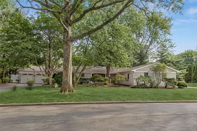 54 Dix Woods Drive, Melville, NY 11747 - Photo 2