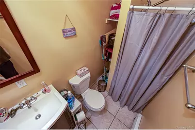 718 Farmers Avenue, Bellmore, NY 11710 - Photo 14