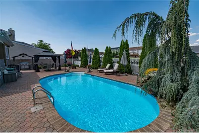 718 Farmers Avenue, Bellmore, NY 11710 - Photo 20