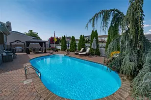 718 Farmers Ave, Bellmore, NY 11710 - Photo 20
