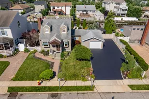 718 Farmers Ave, Bellmore, NY 11710 - Photo 2