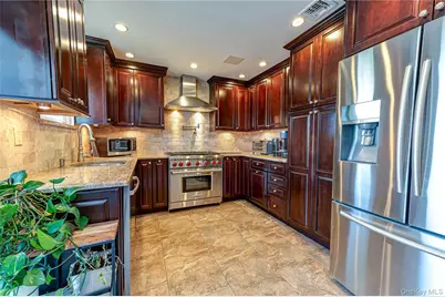 718 Farmers Avenue, Bellmore, NY 11710 - Photo 6