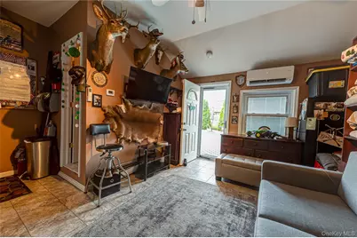 718 Farmers Avenue, Bellmore, NY 11710 - Photo 12