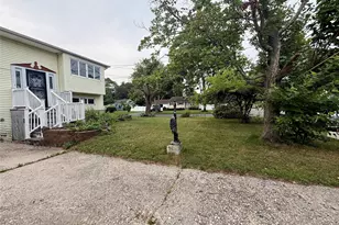 411 Mayflower Ave, Brentwood, NY 11717 - Photo 2