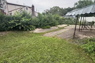 411 Mayflower Ave, Brentwood, NY 11717 - Photo 6