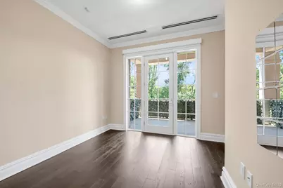 3000 Royal Court #3107, North Hills, NY 11040 - Photo 2
