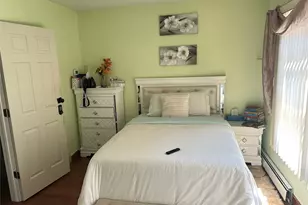 115-04 180th St, Addisleigh Park, NY 11434 - Photo 4