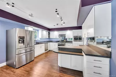 859 Pine Avenue, West Islip, NY 11795 - Photo 12
