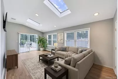 859 Pine Avenue, West Islip, NY 11795 - Photo 18