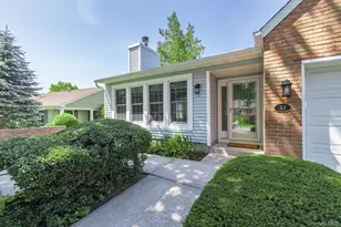 32 Chippendale Dr, Mount Sinai, NY 11766 - Photo 4