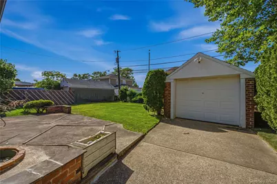163 Laurel Drive, New Hyde Park, NY 11040 - Photo 22