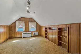 163 Laurel Dr, New Hyde Park, NY 11040 - Photo 18