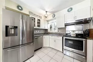 382 Hawkins Rd, Centereach, NY 11720 - Photo 10