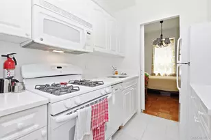 290 Collins Ave, Mount Vernon, NY 10552 - Photo 8