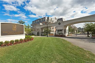 3000 Royal Court #3107, North Hills, NY 11040 - Photo 4