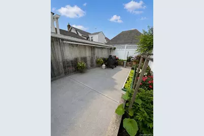9440 Springfield Boulevard, Queens Village, NY 11428 - Photo 14