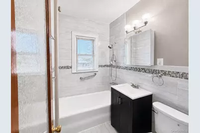 4220 Boyd Avenue, Bronx, NY 10466 - Photo 10