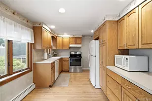 115 Argyle Ave, Selden, NY 11784 - Photo 10