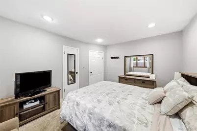 115 Argyle Avenue, Selden, NY 11784 - Photo 18