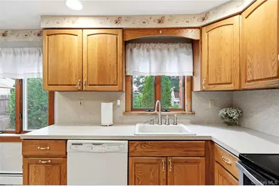 115 Argyle Avenue, Selden, NY 11784 - Photo 12