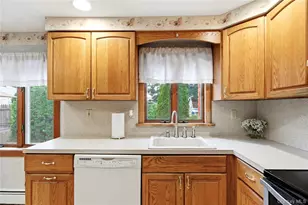 115 Argyle Ave, Selden, NY 11784 - Photo 12
