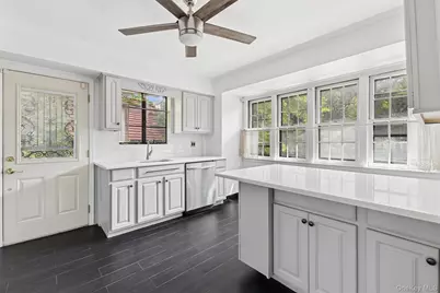 116-45 Union Turnpike, Forest Hills, NY 11375 - Photo 4