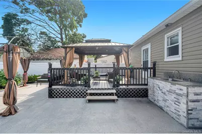 717 N William Street, Baldwin, NY 11510 - Photo 2