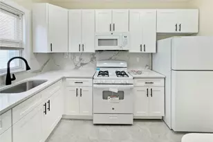 302 W Hudson St, Long Beach, NY 11561 - Photo 12