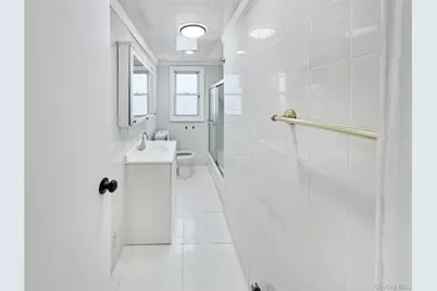 302 W Hudson Street, Long Beach, NY 11561 - Photo 14