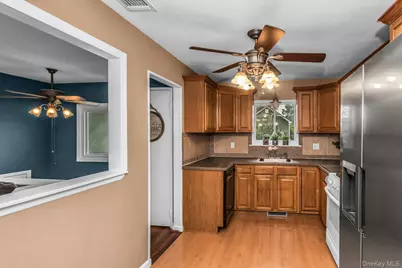 102 Willett Avenue, Sayville, NY 11782 - Photo 8