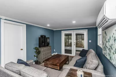 102 Willett Avenue, Sayville, NY 11782 - Photo 16
