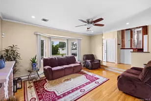 9 Florgate Rd, Farmingdale, NY 11735 - Photo 8
