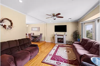 9 Florgate Road, Farmingdale, NY 11735 - Photo 12