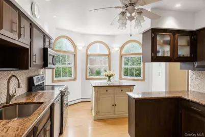 9 Florgate Road, Farmingdale, NY 11735 - Photo 14
