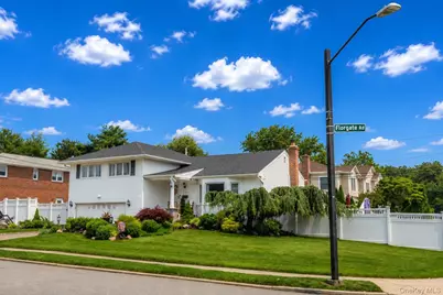 9 Florgate Road, Farmingdale, NY 11735 - Photo 30