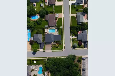 9 Florgate Road, Farmingdale, NY 11735 - Photo 2