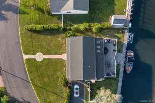 336 Grand Central Ave, Amityville, NY 11701 - Photo 2