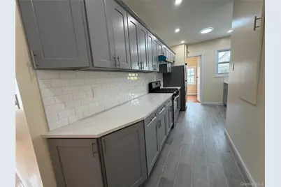 9545 112th Street, Richmond Hill, NY 11419 - Photo 2