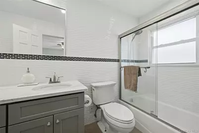 94 Ellensue Drive, Deer Park, NY 11729 - Photo 24
